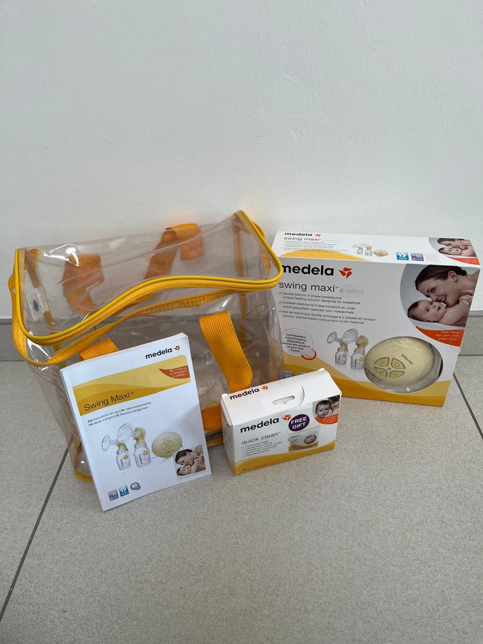 Medela Swing Maxi double electric Breastpump with Bag. R2600. Good condition.