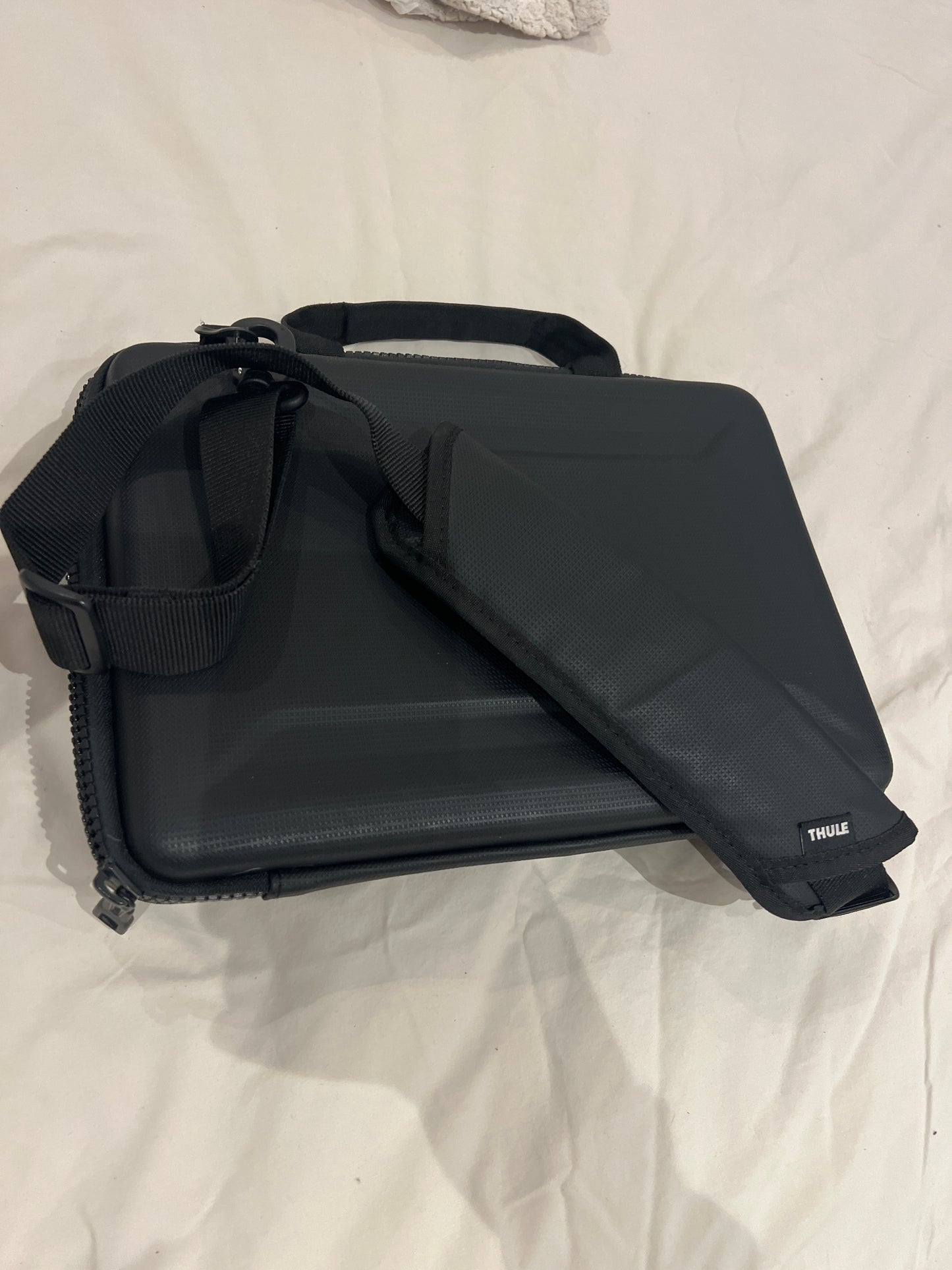 Thule Gauntlet MacBook Pro®