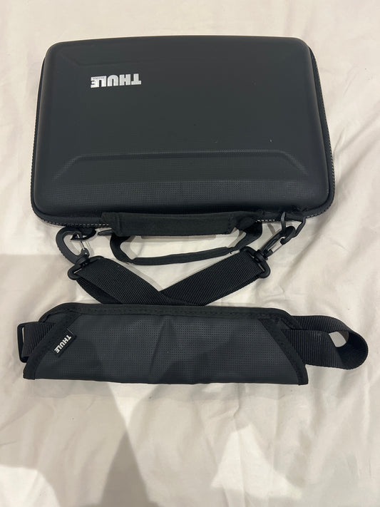 Thule Gauntlet MacBook Pro®