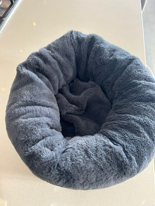 Super soft cosy dog or kitty bed. R400. Never used.