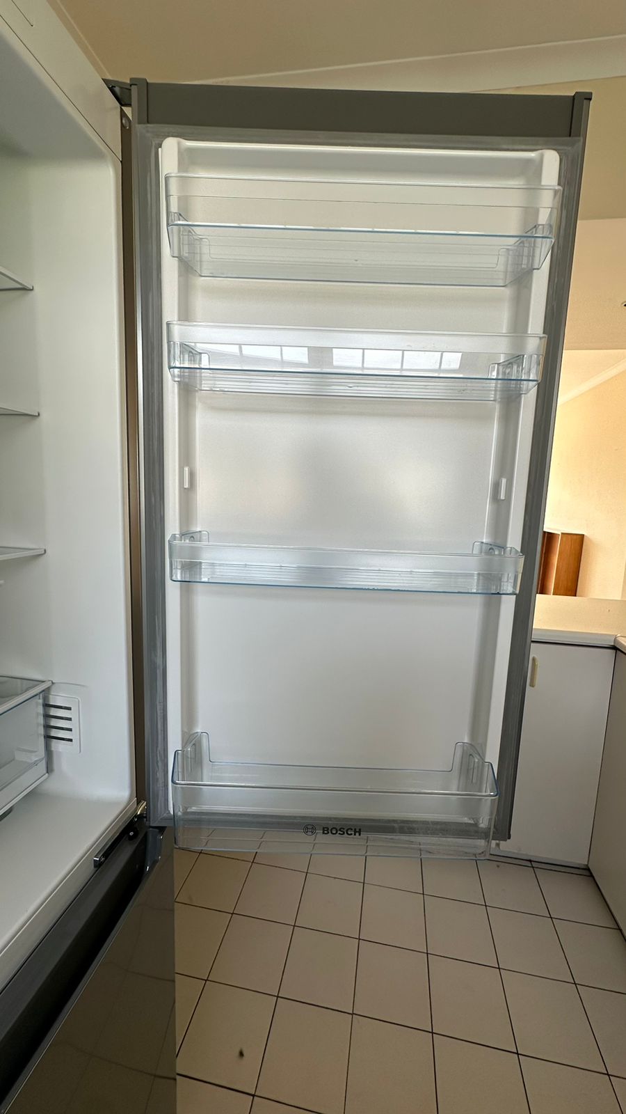 Bosch 302l fridge/ freezer. Still under Warranty. Hardly used. R6900. Sells new for R12000. Collection in Tamboerskloof.