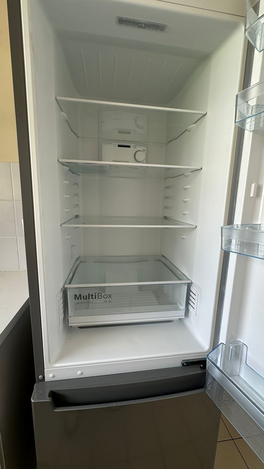 Bosch 302l fridge/ freezer. Still under Warranty. Hardly used. R6900. Sells new for R12000. Collection in Tamboerskloof.